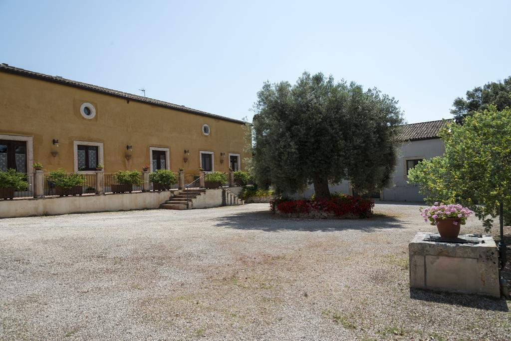 Agriturismo Borgo Degli Ulivi Canicattini Bagni Exterior foto
